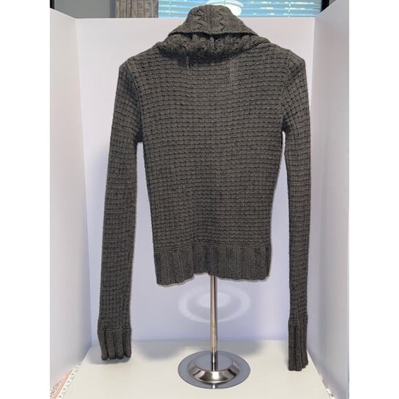 Hollister Gray Knit Long Sleeve Slim Cardigan Sweater Size Medium - Picture 2 of 9